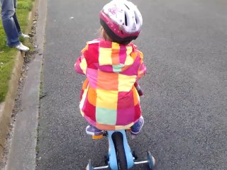anaïs 1er fois vélo 27 mars 2014