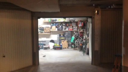 Porte de garage sectionnelle plafond Normstahl G60 posée par APG Accès Portes de Garage