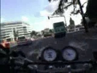 honda hornet + run contre une ferrari