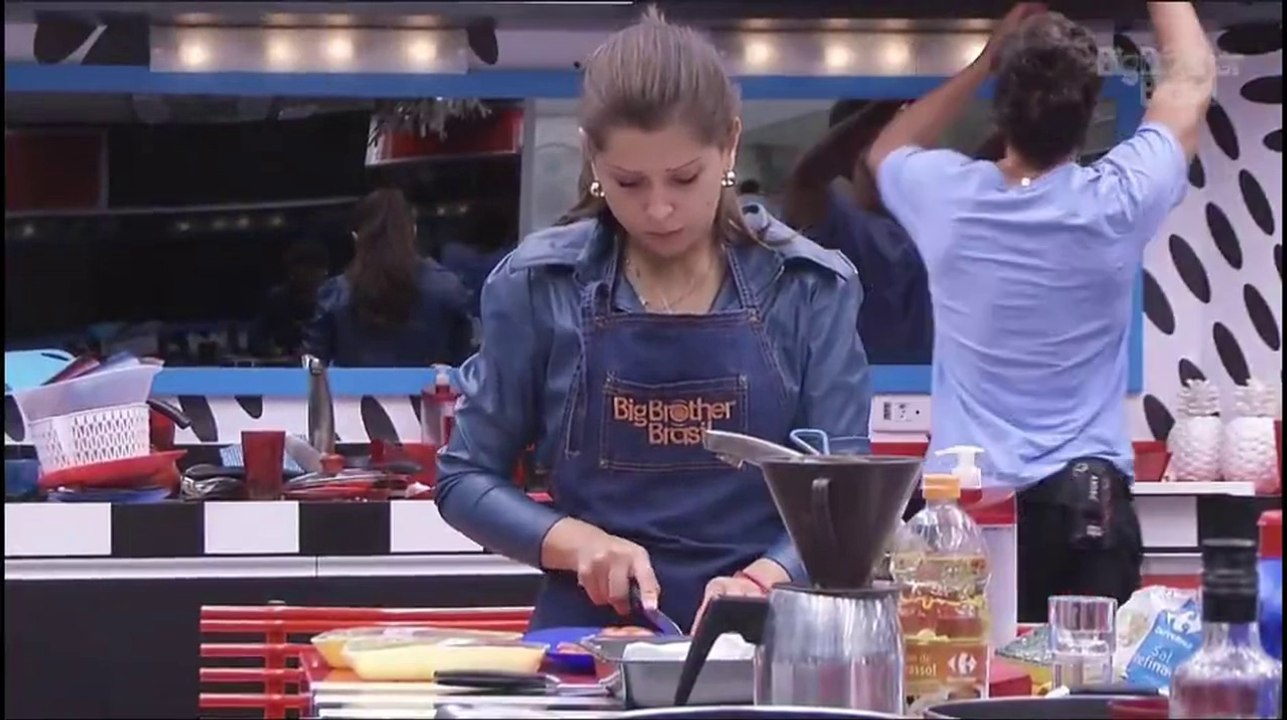 18.03   Andre pedindo por um jantar romantico