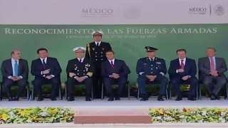 ¿Enqirue Peña Nieto no se sabe el Himno Nacional?