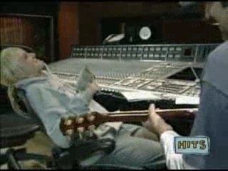 [VIDEO] - Ashlee Simpson - Pieces Of Me