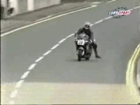 moto crash lol oui aie