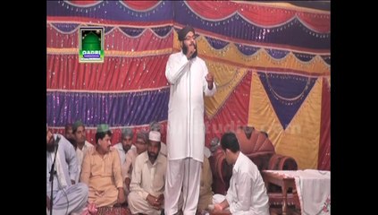 Gada Ban ke Madine Da Sada Kariye te Gal Banandi naat by Qari Saif Ullah Attari at Mehfil e naat Ada Pumpan Wali Pul Sahiwal Sargodha 2013