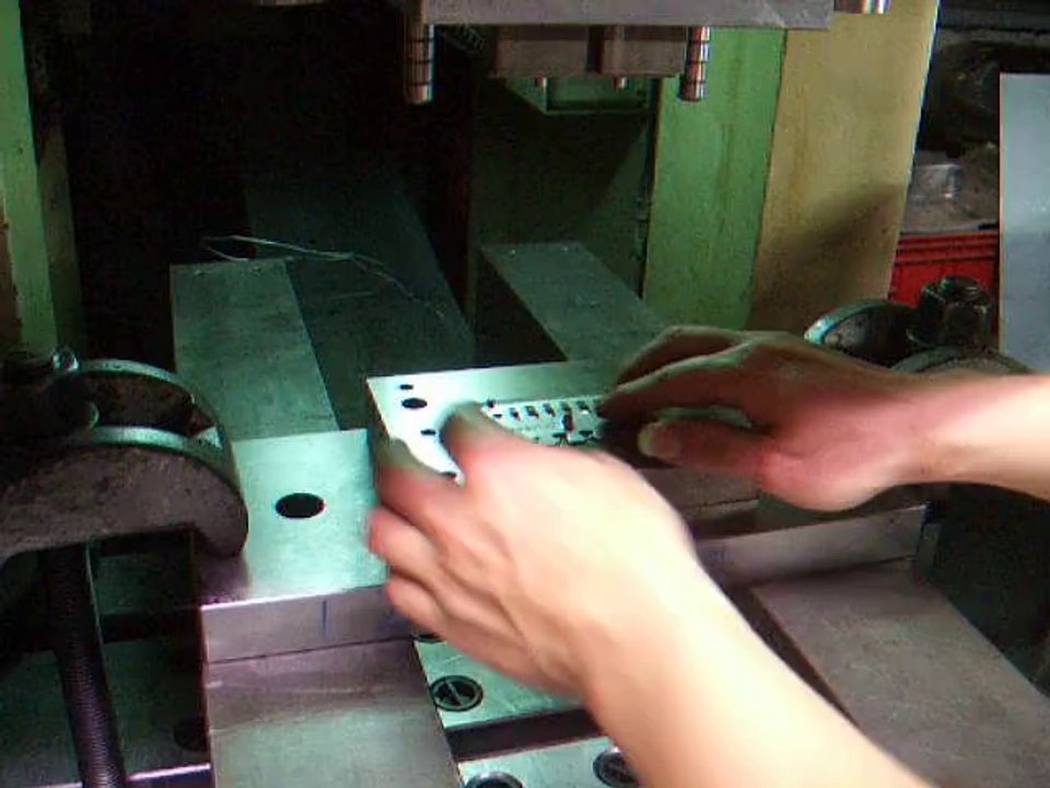 Molded rubber parts;Prototype making;Earplug mold