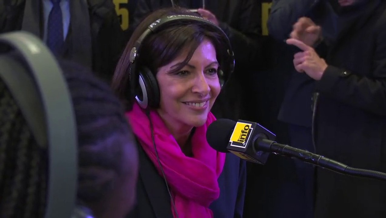 Anne Hidalgo : "Je veux 30 hectares d'espaces verts supplémentaires à Paris" (France Info)