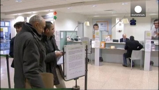 El banco italiano Intesa pierde más de cinco mil millones de euros tras depreciar sus activos