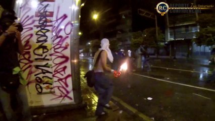 Así se defendieron de la GNB en Chacao este 27M