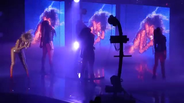 Beyonce - Drunk In Love Featuring Jay-Z (Live) #MrsCarterLondon @TheBeyHiveTeam #JayZ