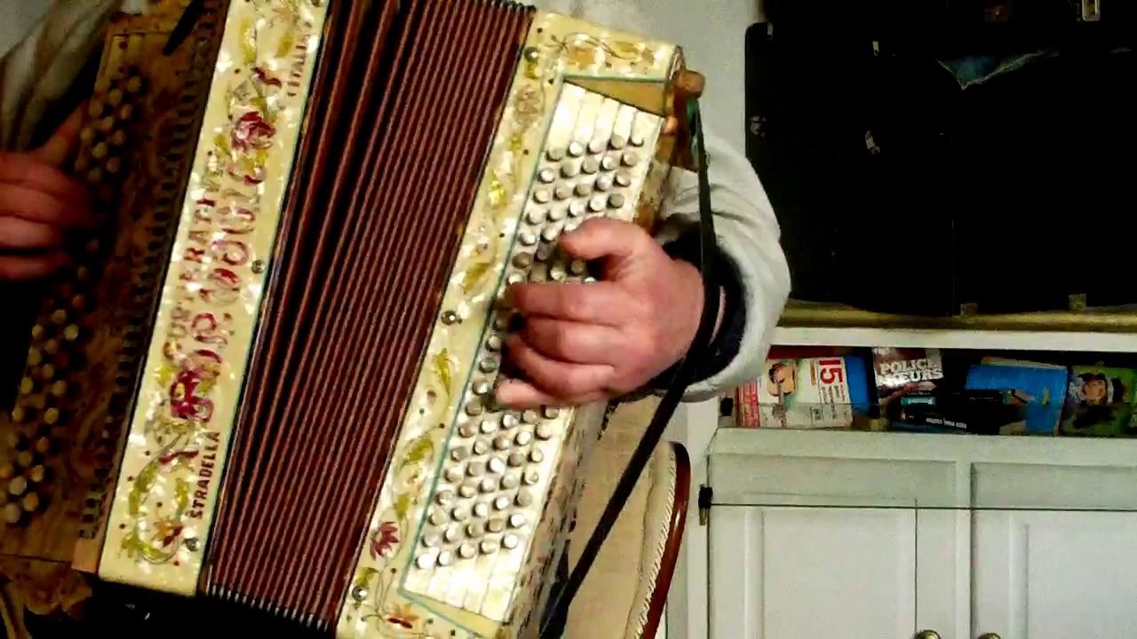 CHEVALIERS  DE LA BUTTE ACCORDEON Stradella Fratelli Crosio 1936