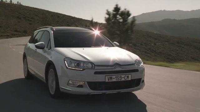 La suspension Hydractive au cœur du spot de la Citroën C5 Cross Tourer