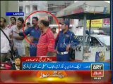 Torture over traffic warden in Lahore video