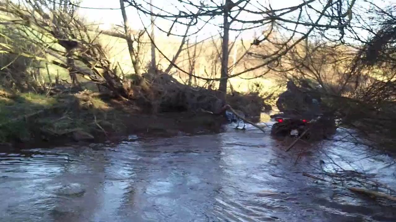 Quad polaris sportsman 570 (franchissement)