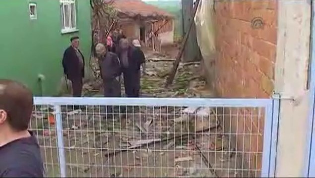 Tekirdağ'da hortum evleri harap etti