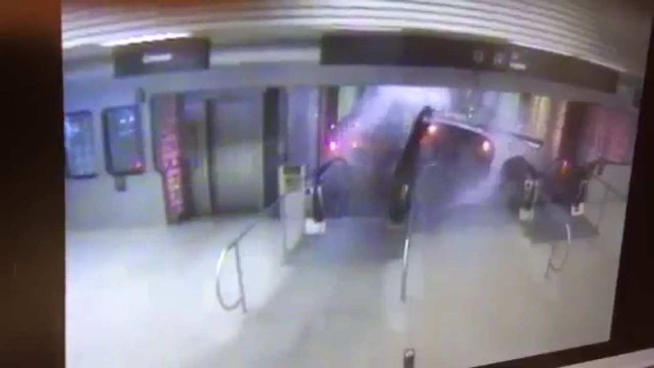 Un train déraille à chicago : catastrophe ferroviaire filmée par une caméra de surveillance