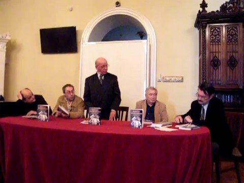 Scriitorul Vasile Diacon, prof.univ.dr. Mandache Leocov si scriitorul Liviu Papuc- Muzeul Unirii 29 martie 2014
