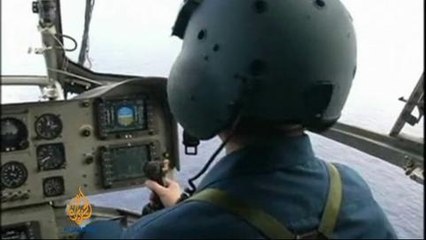 Chinese ship steams to possible MH370 debris