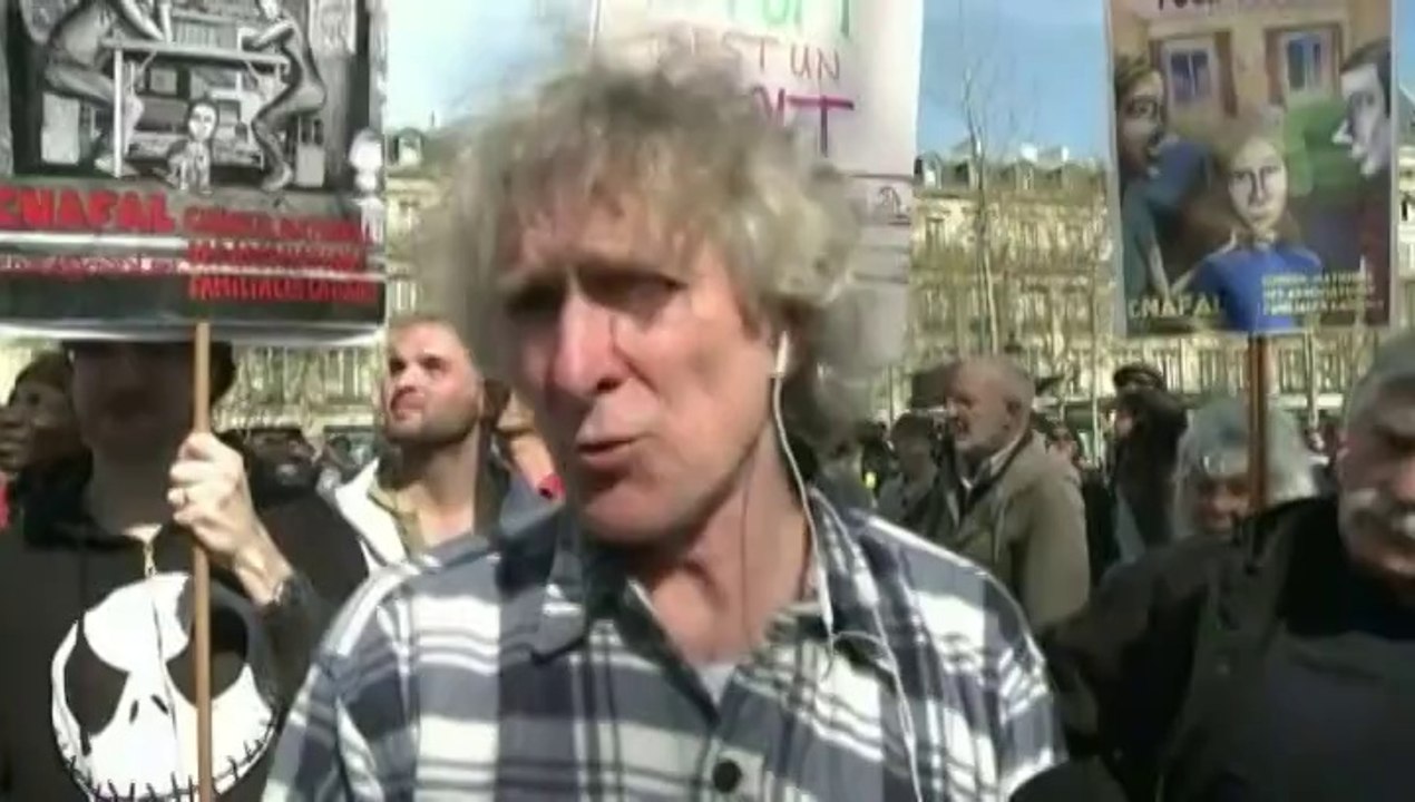 Des centaines de manifestants à Paris contre les expulsions locatives