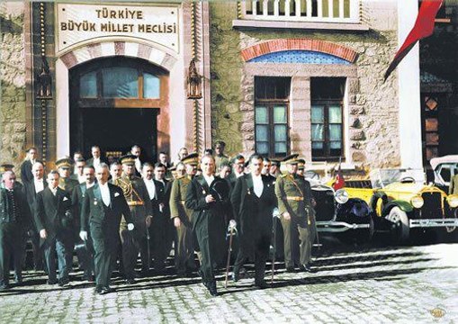 10.YIL MARŞI - ATATÜRK - KUDRET KAÇAR