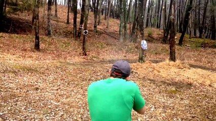 Un arbre tombe sur un tireur d'élite... KO!