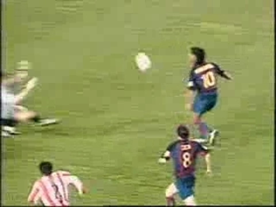 FOOTBALL - RONALDINHO GESTES TECHNIQUES