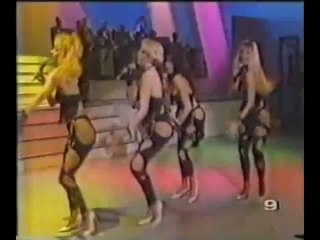 Nanci y Las Guerreras en Finalisima con Leonardo Simons