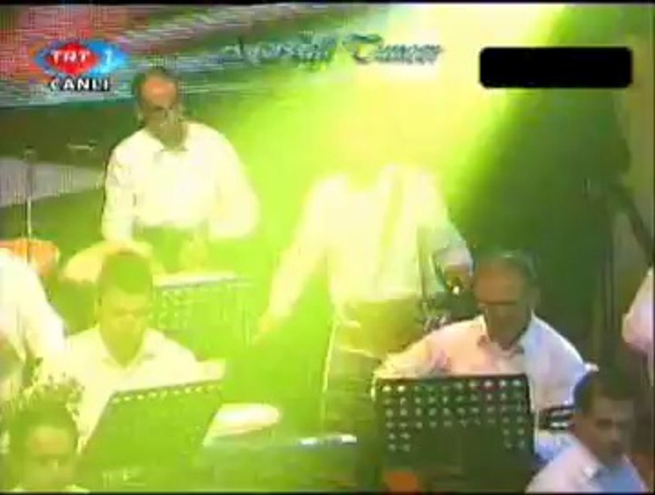 Makbule KAYA-Dumanı Da Vardır Şu Dağların Başında (Bozdoğan Zeybeği)