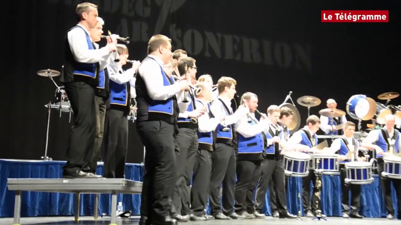 Saint-Brieuc. La prestation du bagad Keriz