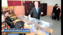sinop belediye başkan adayı hamza ince oy kullanıyor_