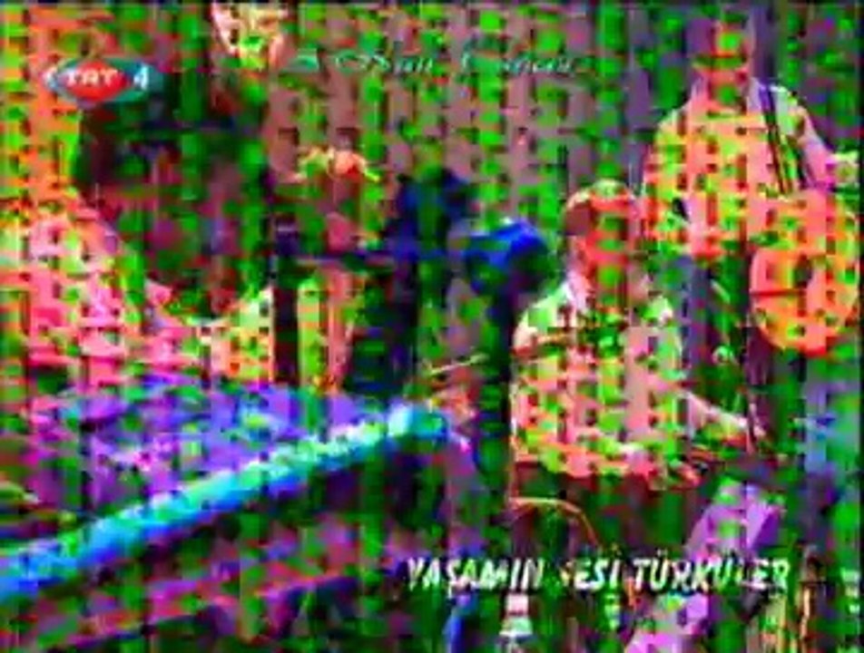 Makbule KAYA & Mehmet Ali ÇAKAR-Sobalarında Kuru Da Meşe Yanıyor Efem (2)