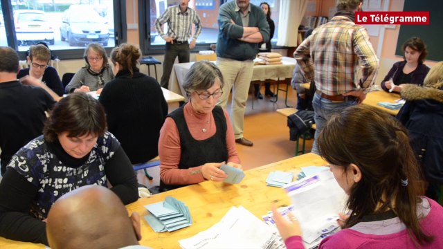Rennes. Municipales : dépouillement au bureau de vote de Cleunay