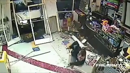 おもしろい・笑える・ハプニング映像 #4