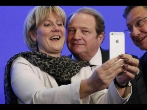 Allez viens Roger! Quand Morano veut à tout prix un selfie - 30/03