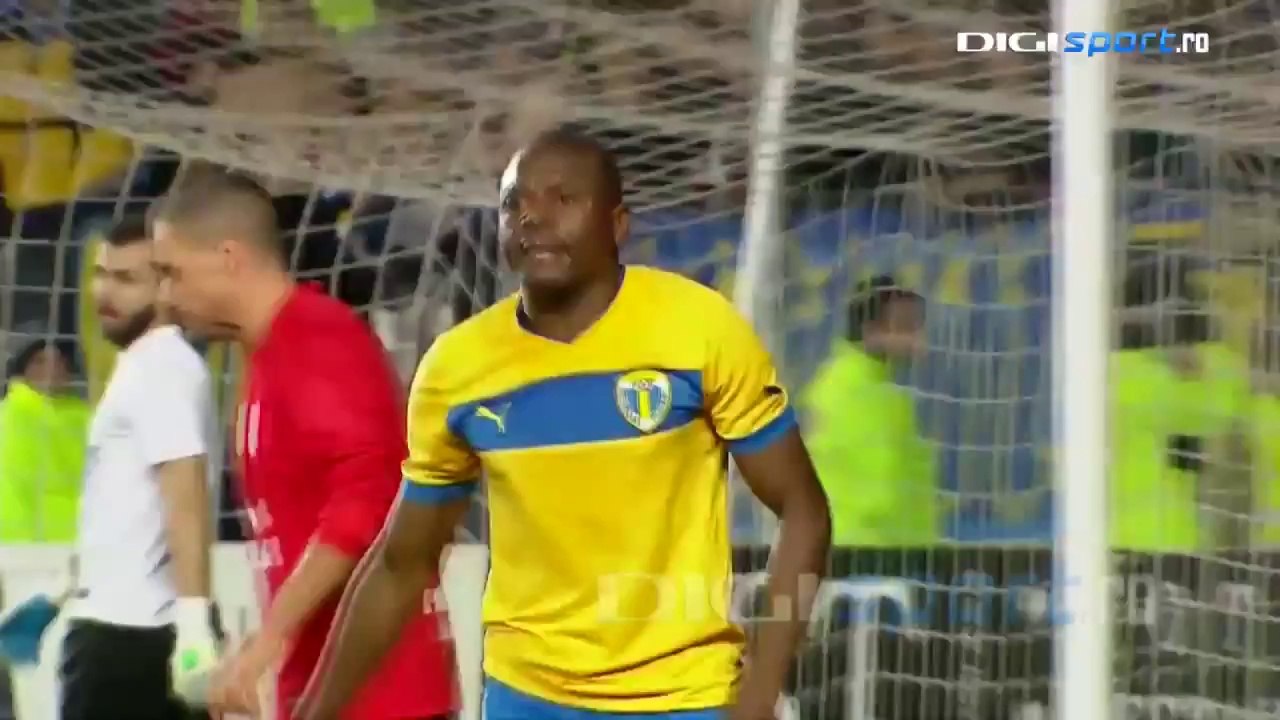 Etapa 11 - Petrolul Ploiesti - SAGEATA NAVODARI 3 - 0 (19.10.2013)