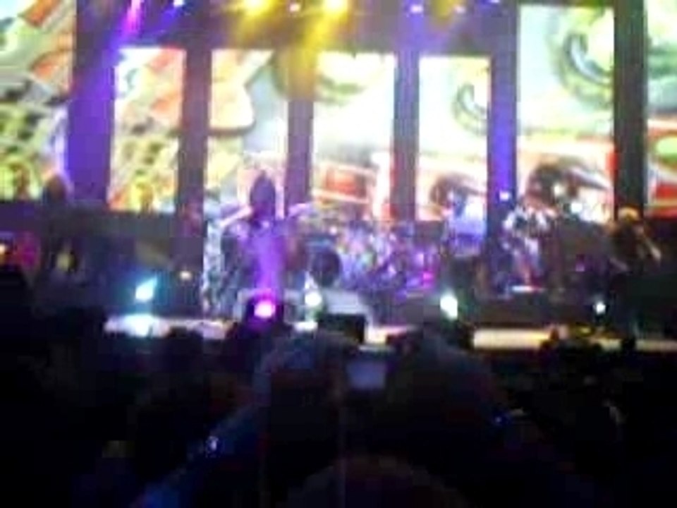destruction de guitare