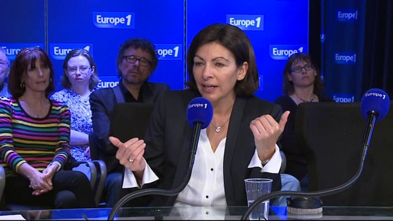 Anne Hidalgo : il faut "un changement de gouvernement"