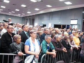 Soir de liesse aux municipales à Béthune : les partisans de l'UDI Olivier Gacquerre, exultent.