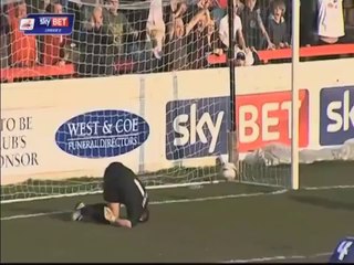 Deux défenseurs s'y mettent pour marquer contre leur camp en League two anglaise !