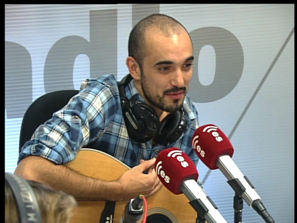 Federico comenta con Beatriz Cortázar, Alaska y Carmen Jara la actualidad del corazón y analiza el comienzo del programa Supervivientes.