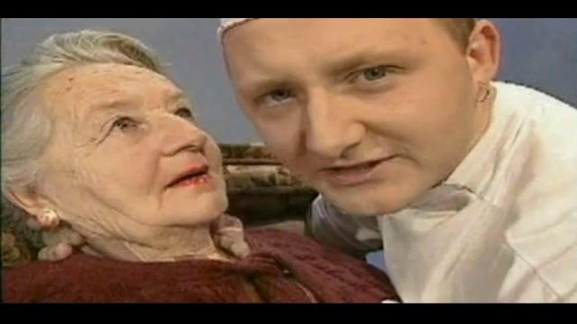 Todd Watkins snogs a granny - video Dailymotion