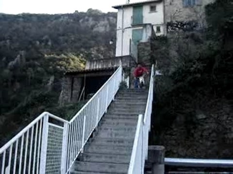 encore moi i monte les escalier