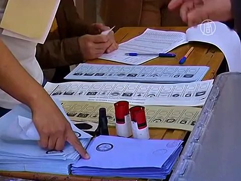 Партия Эрдогана побеждает на выборах в Турции