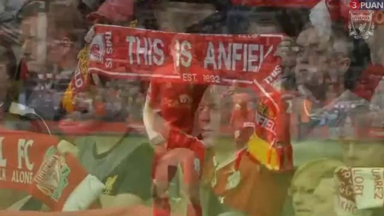 Liverpool taraftarı ünlü "YNWA" bestesiyle tribünleri inletti