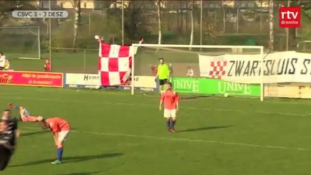 Football - Un magnifique enchaînement contrôle - reprise de volée pour un joueur amateur
