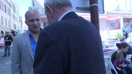 Fréjus: réactions après l'élection d'un maire FN