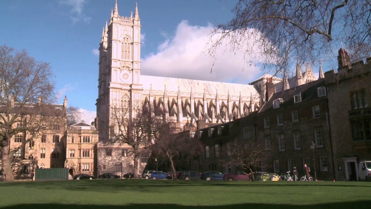 Altäre zu Kneipentresen - neues Leben für leere Kirchen