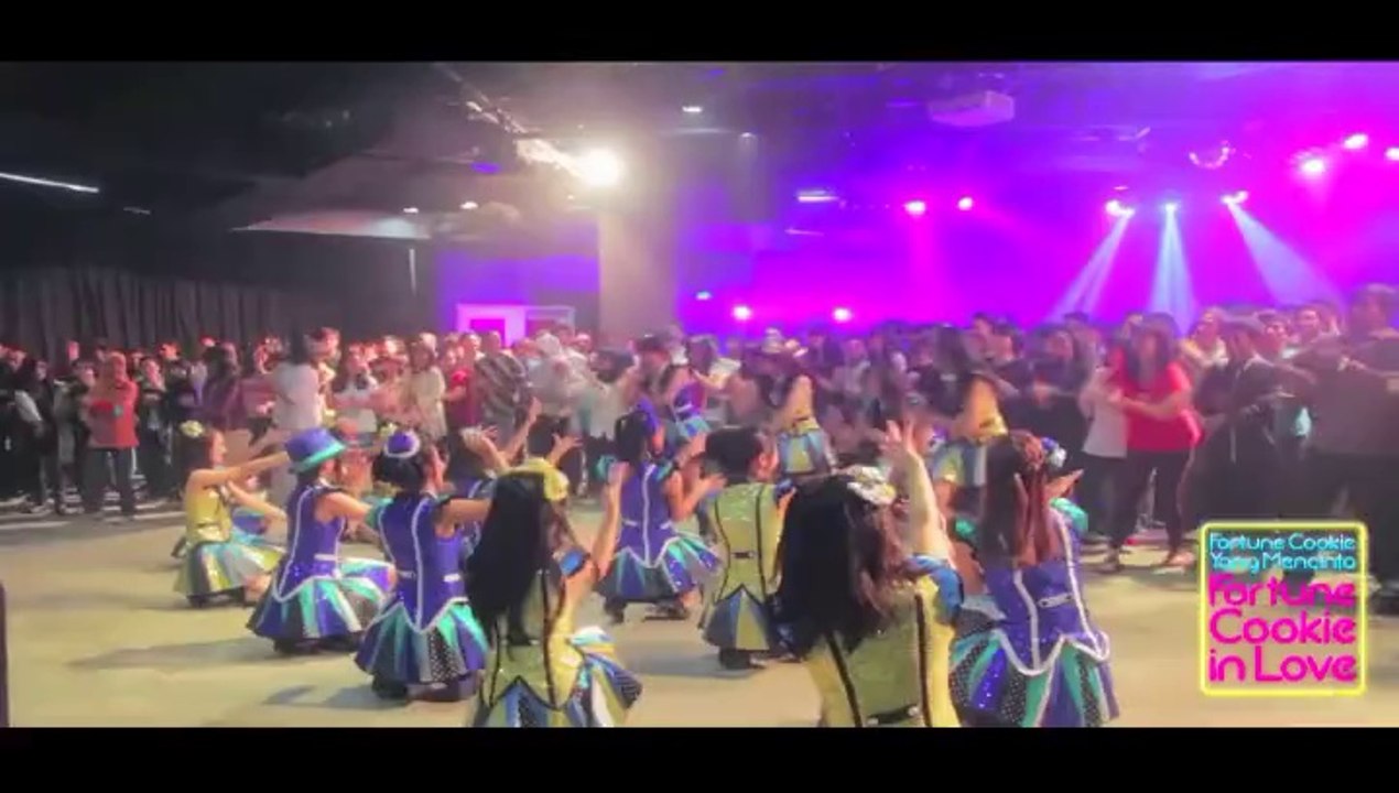 JKT48 - Fortune Cookie in Love - Fortune Cookie Yang Mencinta(JKT48 & fans version) a.k.a Koisuru Fortune Cookie