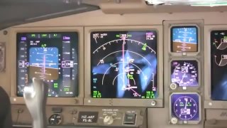Boeing 777 Landing @ Paris Cockpit View