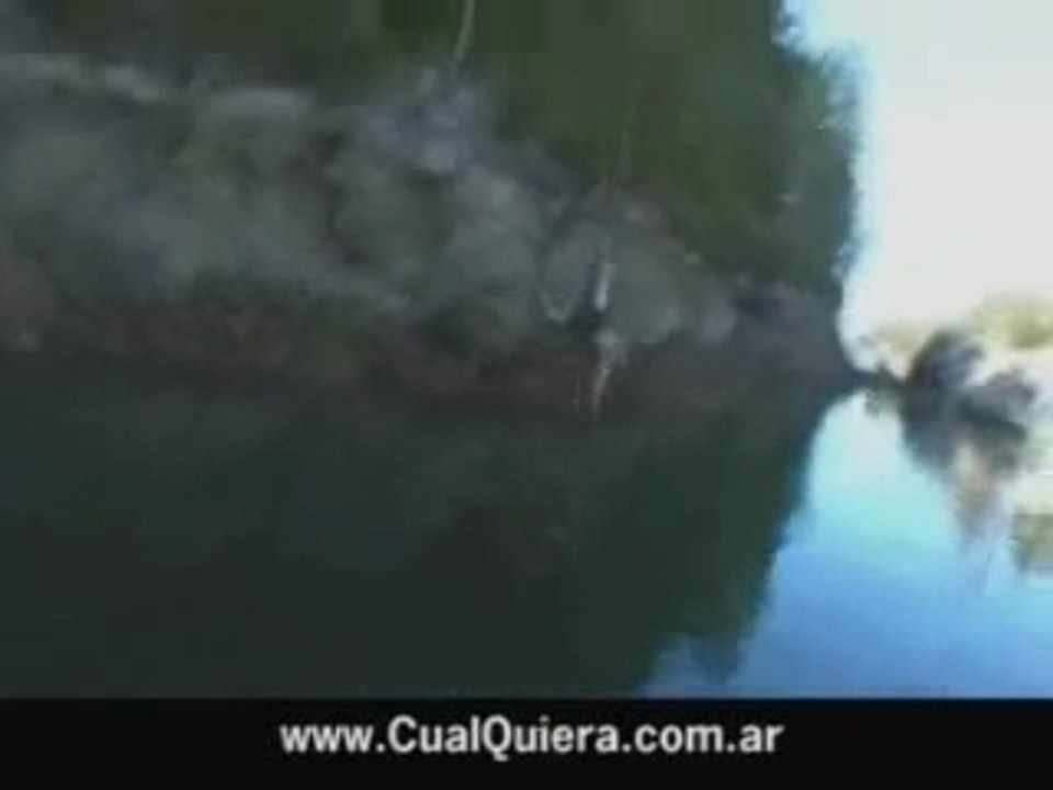 Petite cascade en saut à l'élastique