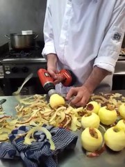 Elma Nasıl Soyulur!!